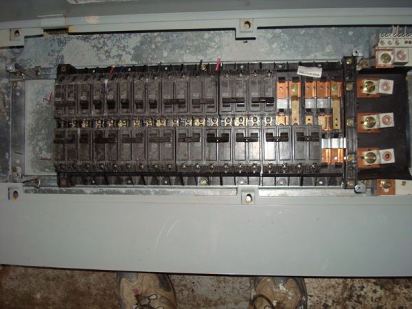 circuit-breaker-panel